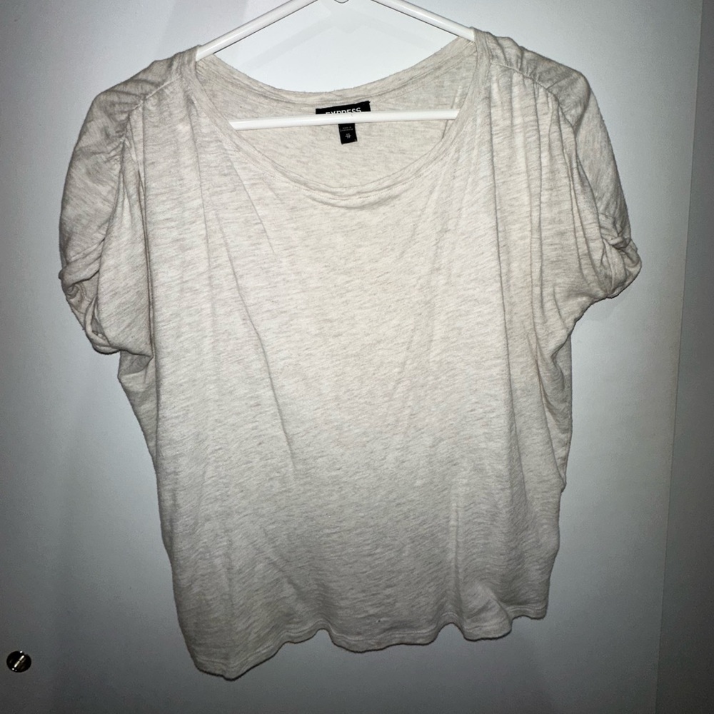 Beige t shirt with ruched sleeves